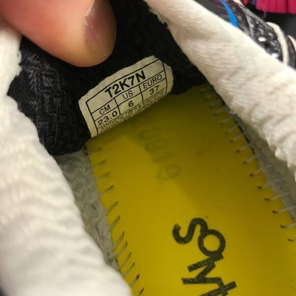 Excellent ASICS GT 2000 Black Blue Ruby Red sz 6 37 EUR - Picture 2 of 10